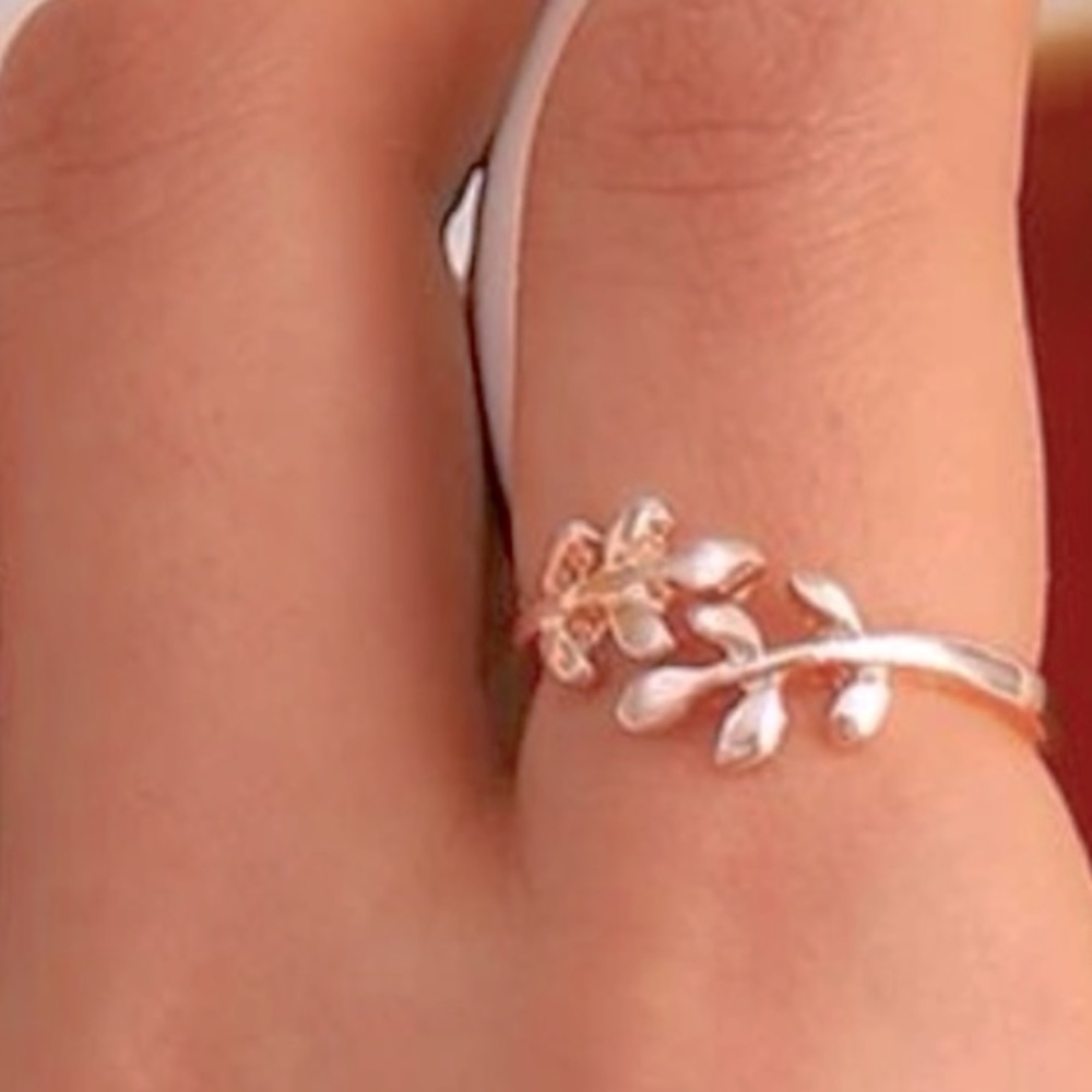 Sale! Minimalistic & Dainty Rose Gold Tone Leaf Adjustable Ring